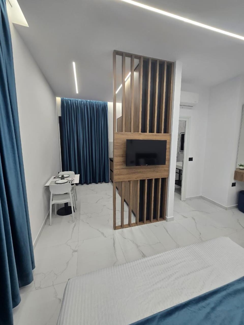 Elite Inn Vlorë エクステリア 写真