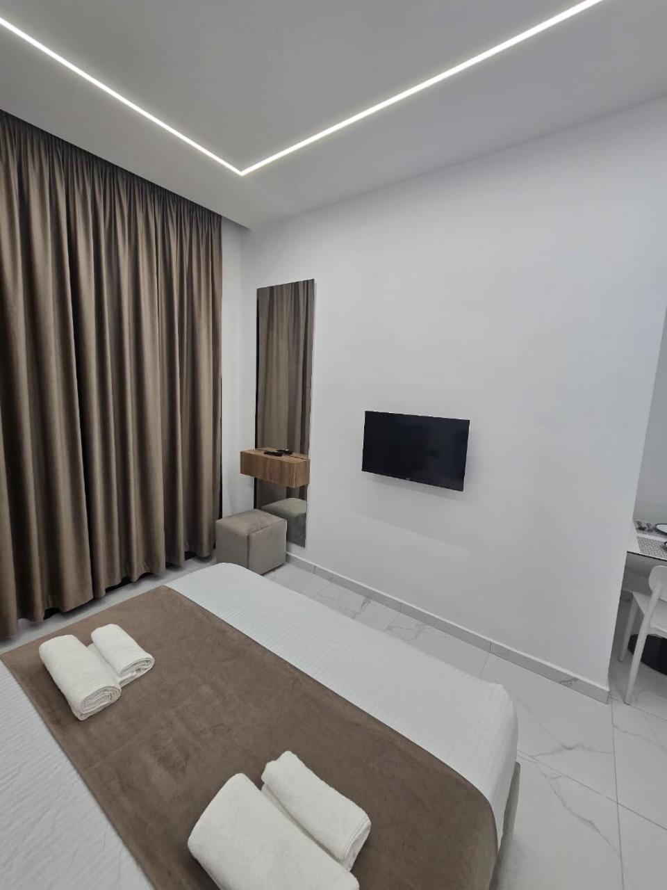 Elite Inn Vlorë エクステリア 写真