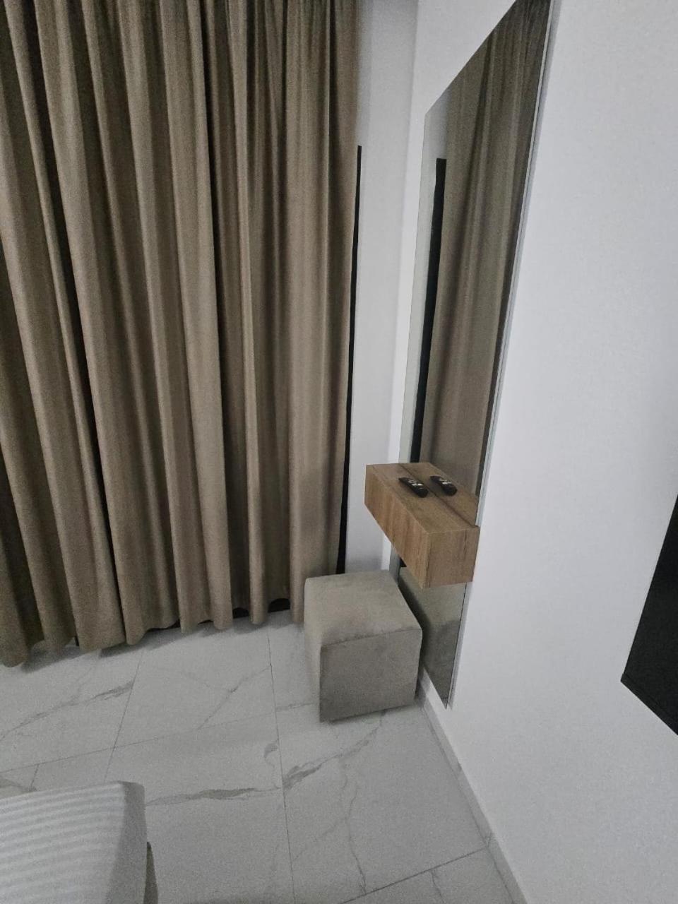 Elite Inn Vlorë エクステリア 写真