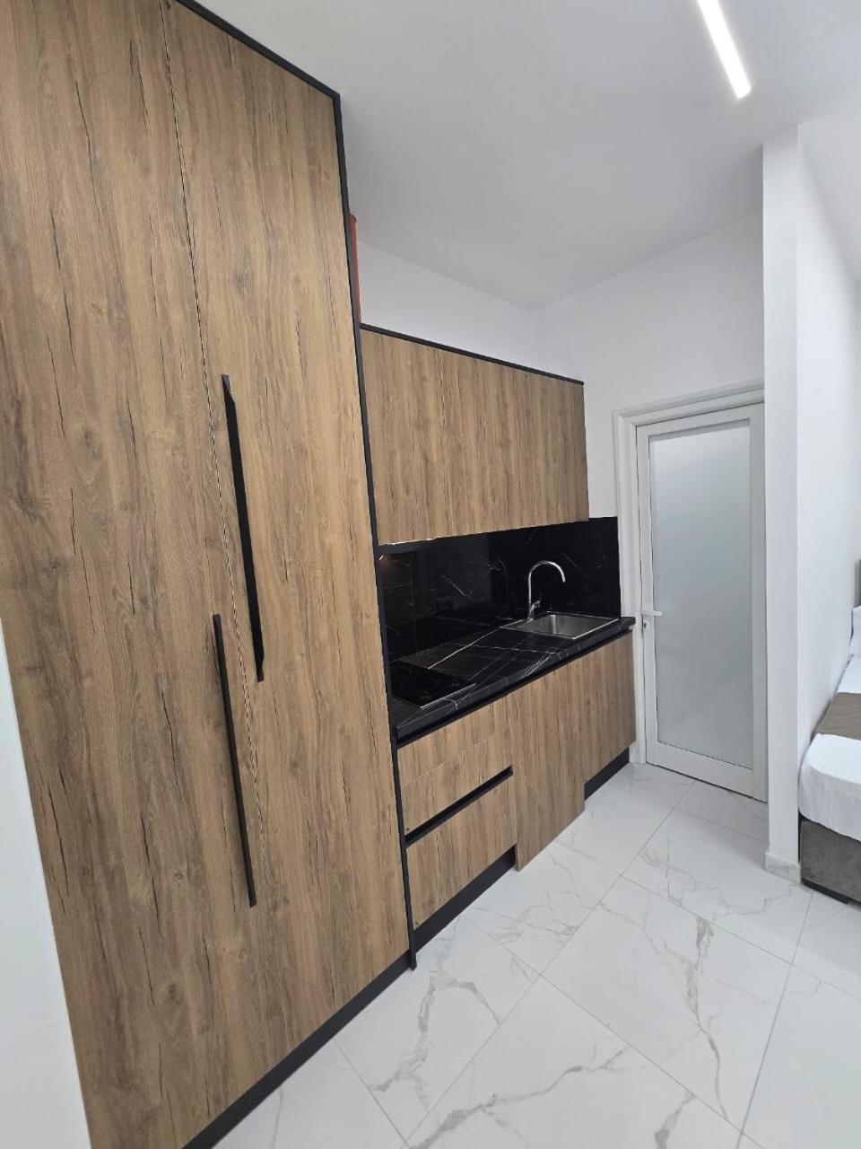 Elite Inn Vlorë エクステリア 写真