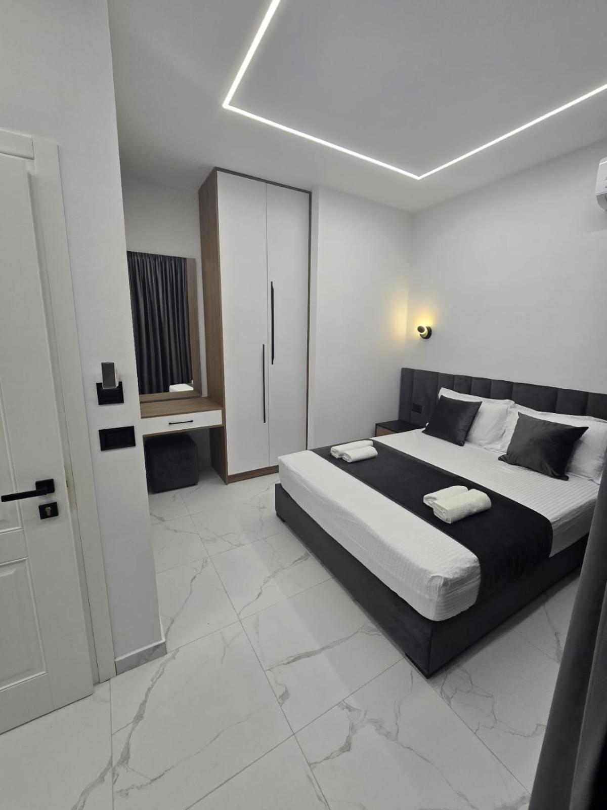 Elite Inn Vlorë エクステリア 写真