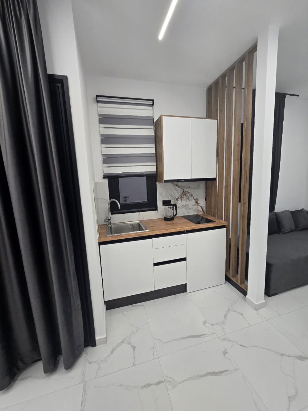 Elite Inn Vlorë エクステリア 写真